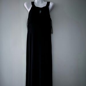 Apt.9 Maxi Black dress . Great for parties, special occasions, and or a formal.